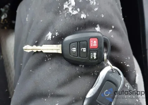 2018 Toyota Corolla Le из США, поврежденный, VIN 2T1BURHE4JC029476